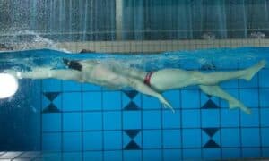 Rückenschwimmen 1 Schwimmlexikon-R Bild 1
